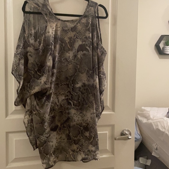 By together oversized snakeskin top - Picture 4 of 4